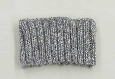 モヘアハンドレッドで編むイギリスゴム編みの帽子